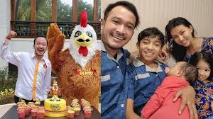 Geprek ter enak yg pernah aku makan. Ruben Onsu Lagi Lagi Kalah Di Pengadilan I Am Geprek Bensu Menang Desain Kemasan Resmi Ditetapkan Tribun Jatim