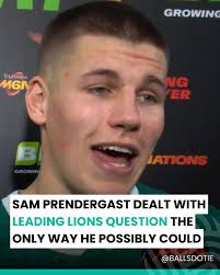 Prendergast answered that question like a 70-cap Test veteran 😅👏 The  22-year-old also claimed an award that was given out for the first time  ever in the Six Nations 🏆