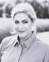 Cate Mcgowan's Instagram, Twitter & Facebook