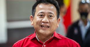 The columnist josh rogin, besides listing down the similarities and differences between najib and us president. Appealing Six Year Suspension From Party Tun Faisal Claims Putrajaya Umno Manipulated To Slander Him Malaysia Malay Mail