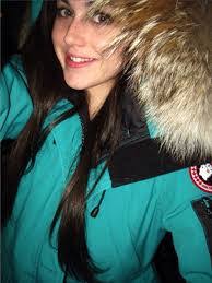 Nikki Ault's Instagram, Twitter & Facebook