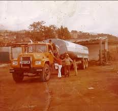 LOS PRIMEROS CHOFERES DE CORDERO Y SUS AUTOS El primer auto conocido en la  Aldea Cordero, El Dorado pertenece al Sr. Abelardo Chacón Guerra quien  además de realizar una labor comunitaria muy