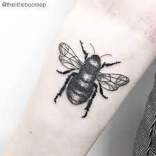 Illustrated Blackwork Bee Tattoo Using Fineline And Dotwork Details By Bex Fisher Bloom And Gloom Tattoo Loughborough Uk Www Ins Tattoos Bee Tattoo S Tattoo