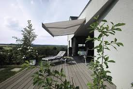 Das dumme ist, dass dieser typ über dem feststehenden terrassendach läuft und man im ausgefahrenen zustand so gut wie nicht an die mechanik. Markisen Ludwig Raum Design