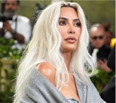 Best blond color expert in Rockport.