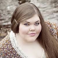 Lisa Woodall's Instagram, Twitter & Facebook