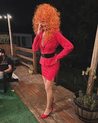 we got two phones callin up tati and her dragonfly