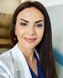 A volte gli incontri più belli nascono per caso. Con Mary Rosati ci siamo  conosciute alla Camera dei Deputati e da lì è nato un legame fatto di  stima, collaborazione e visione