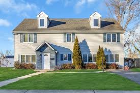 House For Sale! 215 Castlewall Ave, Long Branch, NJ Open House Sunday March  30th,12pm-2pm Heated Pool 5 bed 3 full bath Updated kitchen and baths Large  living room, dining room, Den Master