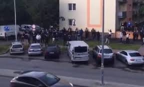 2 zarejestrowanych, 0 ukrytych i 339 gości (wg danych z ostatnich 5 minut) najwięcej użytkowników (3776) było online 02.03.2014, 19:27 Stal Lech Kontrowersje W Mielcu Przed Meczem Pp Kibice Zebrali Sie Pod Stadionem Wideo Super Express