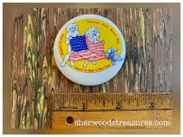 National Nude Beach Day August 8 1976 Pinback BUTTON 2 - Etsy Israel