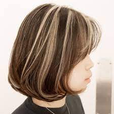 The ends merge to form a waterfall of golden loose curls. Chunky Highlight Hair Ideas Stylebistro