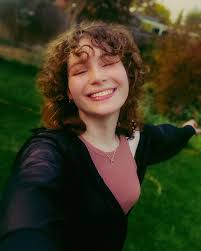 Hazel Rue's Instagram, Twitter & Facebook