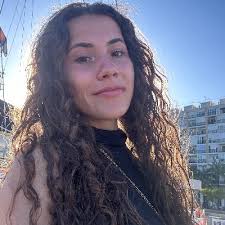 Carol Borja (@caroliinabn721)