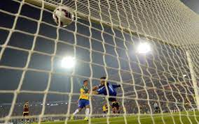 img foreros cual es su pronostico d estos cuartos de final ?'??' no pasamos a chile, sea lo que sea es el organizador y hara lo que sea por loo bajo para ganar esta copa america ya que nunca gano nada. Copa America 2015 Asi Quedaron Los Cuartos De Final Deportes El Pais