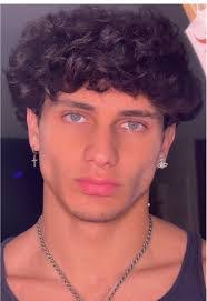 Ryan Beus's Instagram, Twitter & Facebook