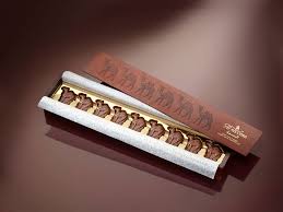 Whole milk, 70% cocoa, dates, macadamia, and spiced (arabia). Camel Milk Agencia De Noticias Brasil Arabe