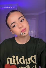 Amelia Horan: The Connection with One Direction Members