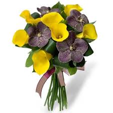 Buchet Deosebit Cu Cale Galbene Si Orhidee Vanda Chocolate Creat La Florarie Online Floraria Cu Povesti Livrare Flori La D Bride Nails Flower Making Flowers