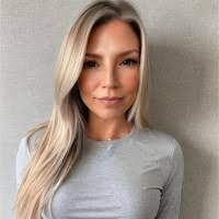 Elyse Jacobs's Instagram, Twitter & Facebook