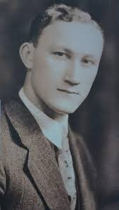 Frankie Mcclain's Instagram, Twitter & Facebook