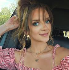 What is the recipe for white chocolate mocha or caramel coffee drinks?