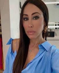 Aurelia Oliver's Instagram, Twitter & Facebook