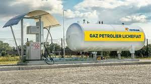 Un factor ce poate stimula scumpirea carburanţilor în viitor va fi majorarea, de la 1 ianuarie 2020, cu 5,1% a accizei la importul de gaz lichefiat şi cu peste 10% a accizei la benzină şi motorină. Gaz Petrolier Lichefiat Petrom Petrom Ro