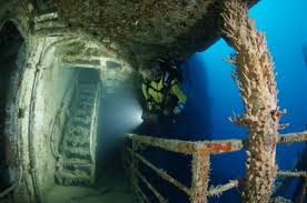 Titanic was massive on every level, including the casting process. Karibik Florida Wracktauchen Nautilus Tauchreisen