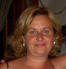 Dal 1890, a Palermo, il nome Fiorentino è legato all'arte del gioiello e  alla tradizione orafa della città. In boutique puoi trovare una curata  selezione di alta gioielleria, e se desideri realizzare