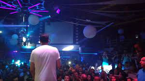Voilà pourquoi certaines activités, d'abord autorisées, ont été ensuite interdites, comme par exemple le fait d'aller danser en boîte de nuit. Platinum Metalika Sousse Platinum Metalika Sousse