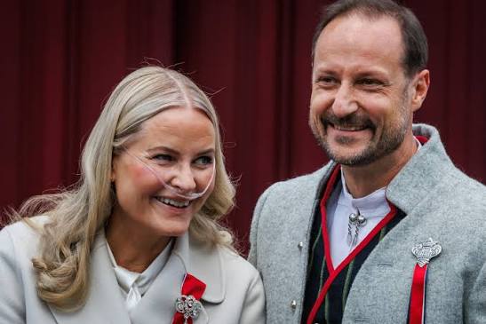 La salud de la princesa heredera Mette-Marit vuelve a generar preocupación…  😔 Su esposo, Haakon de Noruega, confesó que la futura reina “está muy  enferma” y que su estado habría empeorado en