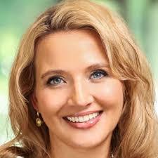 Dena Campbell's Instagram, Twitter & Facebook