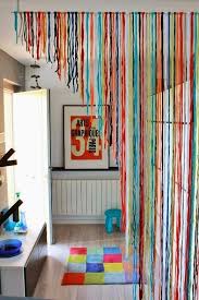 Memaksimalkan ide penyekat ruangan di rumah minimalis. 9 Inspirasi Diy Tirai Sekat Ruangan Dari Kancing Hingga Tutup Botol