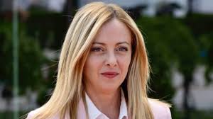 Certo come no mai una proposta dove invece si tagliano i loro stipendi d'oro