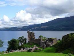 Lying on the impressive 60 mile long caledonian canal, halfway between inverness and fort william , fort augustus offers spectacular views down loch ness and is a paradise for keen walkers and cyclists with. Op Zoek Naar Nessie Een Mysterieus Bezoek Aan Loch Ness In Schotland