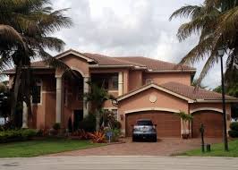 As one of the top choices for trending exterior house colors in 2021, flagstone communicates a coastal theme that remains refined. Exterior Paint Colors South Florida Exterior Gallery With Regard To Florida Exterior Exterior House Colors White Exterior Paint Exterior Paint Colors For House