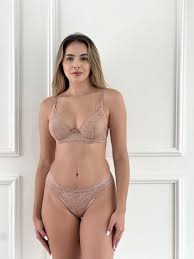 Comprar CONJUNTO SUTIÃ SEM BOJO COM ARO EM RENDA E CALCINHA SEMI FIO ASA  DELTA NUDE GALILEIA - Moriah Moda Intima
