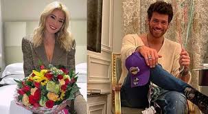 Bu evlilik teklifinin ardından diletta leotta da bir sürpriz yaparak can yaman'a at. Diletta Leotta E Can Yaman Stanno Insieme Gli Indizi Alloggiavano Nello Stesso Hotel