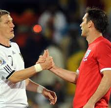Beim 4:1 im letzten wettbewerbsspiel gegen die engländer bei der wm 2010 in südafrika glänzte der damals 20 jahre junge müller gleichfalls. Rache Fur Wembley Schiedsrichter Bringt England Um Klares Tor Welt