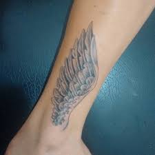 Tatouage archange aile d ange tatouage portraits de personnages personnages fantastiques st michel archange anges du paradis anges masculins aile d ange tatouage sainte adresse ailes d'ange image fond ecran sneakers femme fond d'écran téléphone dessin images sombres étoile. Tatouage Ailes Prenez Votre Envol Tattoome Le Meilleur Du Tatouage