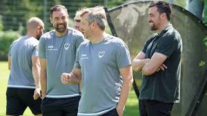 Der stürmer kann sich aber am 14. Munster Christoph Metzelder Als Praktikant Dfb Deutscher Fussball Bund E V