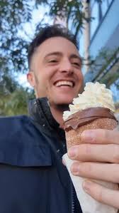 While I choose what I put in my body, life's too short not to indulge! It's  all about balance and moderation. What are some of your guilty pleasures? 😈