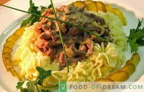 Secondo la tradizione, la ricetta prende il nome da un medico che curò i suoi pazienti con carne di. Filetto Alla Stroganoff Le Migliori Ricette Come Cucinare Correttamente E Gustoso Manzo Alla Stroganoff