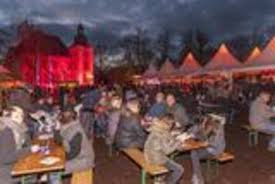 Haus grebe milsper strasse 195 58256 ennepetal tel. Tolle Atmosphare Uber 100 Aussteller Beim Weihnachtsmarkt Am Wasserschloss Haus Voerde Voerde Niederrhein