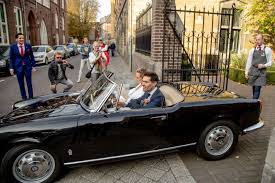 Zijn vriendin is thanee van hulst, waarmee hij al vele jaren samen is en waarmee hij in 2018 in het huwelijksbootje zal stappen. Tom Dumoulin