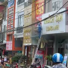 Và nhiều bờ biển đẹp như bờ biển trà cổ, bãi cháy, tuần châu và vân đồn thuộc tỉnh quảng ninh. Nnxalehdjy67pm