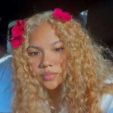 Chow puppy growling and snapping, seeking help