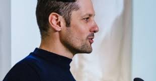 Thomas Michalak Creative Director (Research/UX/Design)