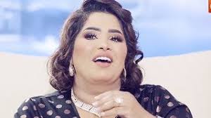 بدأت التمثيل بعمر صغير وذلك بعام 1993 عندما شاركت في مسرحية الحرمنة كبديلة للممثلة طيبة الفرج التي اعتذرت عن. Ù‡ÙŠØ§ Ø§Ù„Ø´Ø¹ÙŠØ¨ÙŠ Ù„Ø·Ø§Ø±Ù‚ Ø§Ù„Ø¹Ù„ÙŠ Ø§Ø­Ø°Ø± Ù…Ù† Ø­ÙˆÙ„Ùƒ ÙˆØ³Ù…Ø§ Ø§Ù„Ù…ØµØ±ÙŠ ÙˆÙ…Ù„ÙƒØ© Ø§Ù„Ø¬Ø²Ø§Ø¦Ø± ÙÙŠØ¯ÙŠÙˆ Ù…Ø¬Ù„Ø© Ø§Ù„Ø¬Ø±Ø³